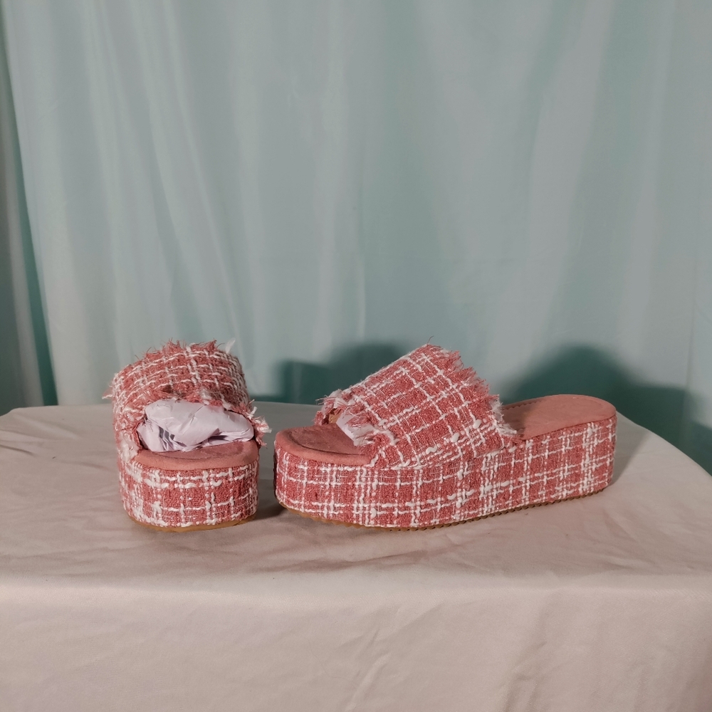 Fashion nova slides